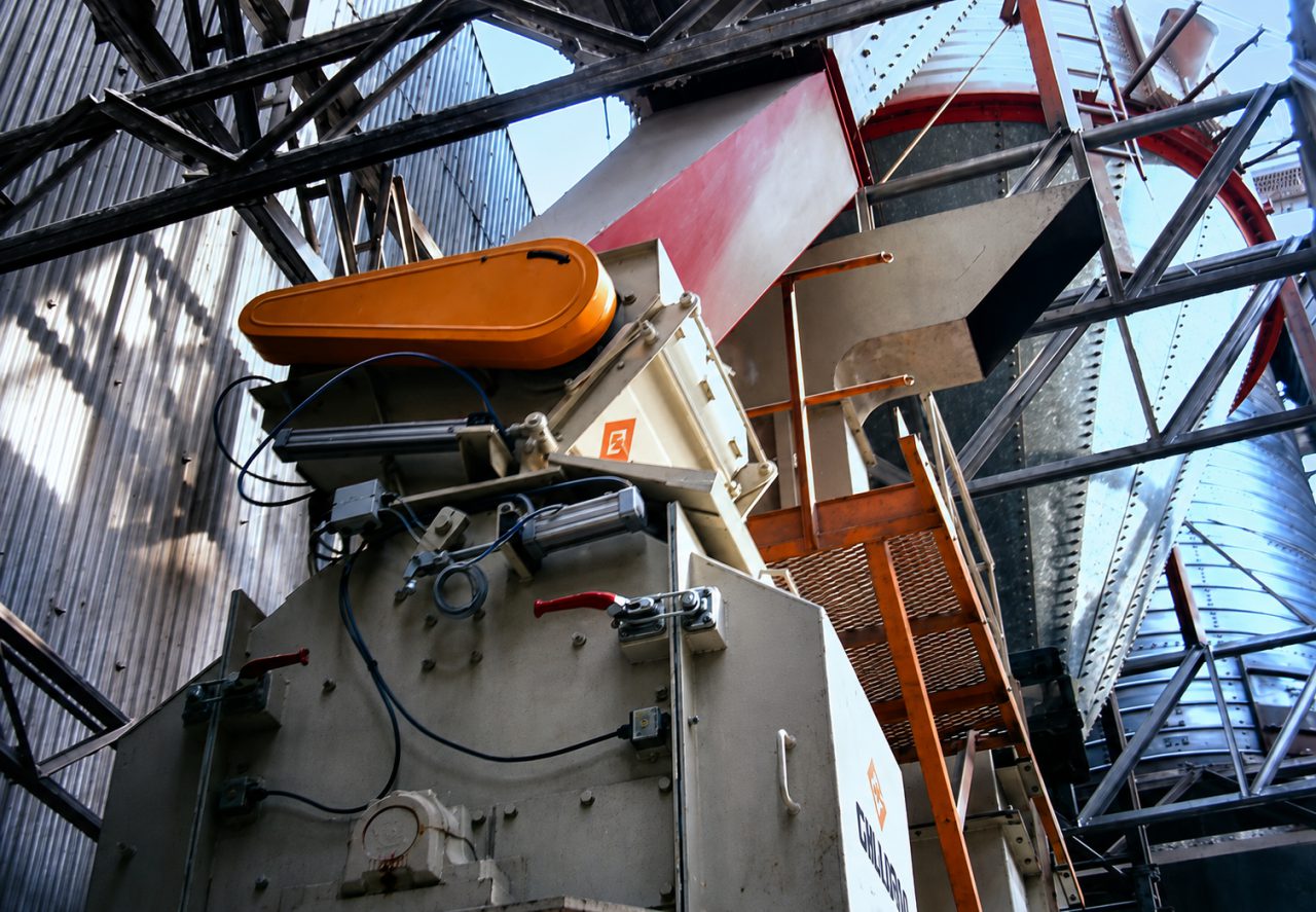 Conditioning equipment for agro-industrial by-products, inside the plant